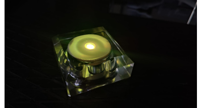Base éclairante en cristal